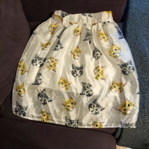 Super cute cat skirt.